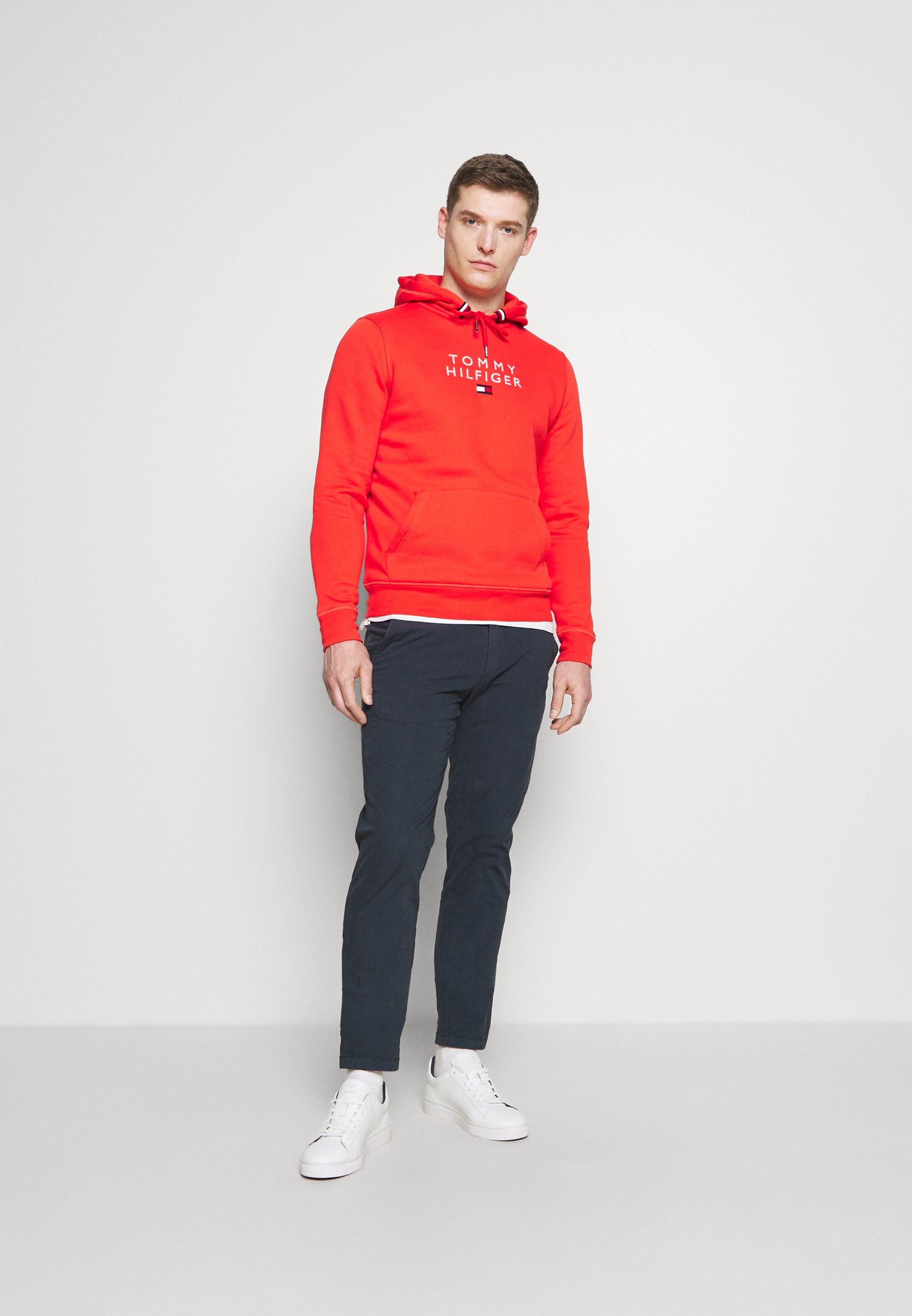 Tommy Hilfiger STACKED FLAG HOODY - Sudadera - daring scarlet/rojo - Zalando .es