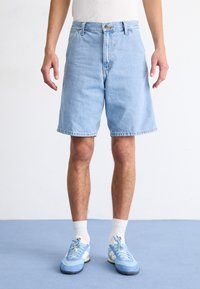 Carhartt WIP - SINGLE KNEE - Shorts vaqueros - blue heavy stone Imagen en miniatura 1