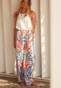 Next TIE WAIST WIDE LEG TALL - Nohavice - white blue red placement print