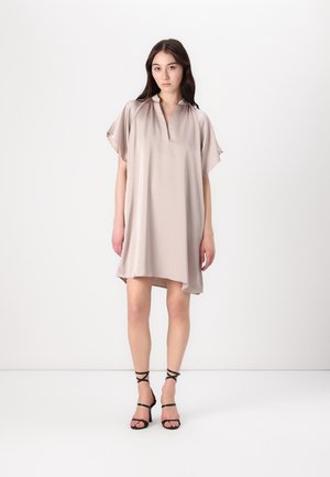 BECKIA WENDIS DRESS - Hverdagskjole - sand