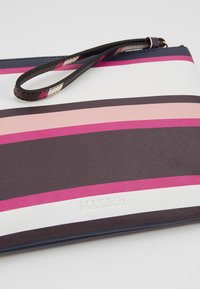 MAX&Co. Pochette - black