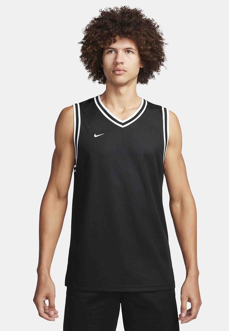 Sort atletisk jersey med V-halsdesign, der har hvide striber langs halsudskæringen og armhullerne. Fremstillet af åndbart stof.