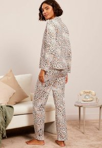 Friends Like These REGULAR FIT - TRADITIONAL SET - Pyžamo - pink