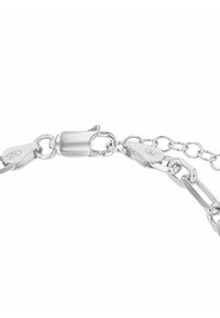 Pulsera de cadena de plata con eslabones alargados, un cierre de langosta seguro y una etiqueta con la marca "925" que indica plata esterlina.