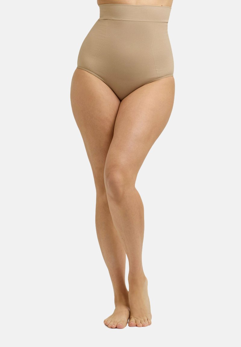 Beige hooggetailleerde shapewear met een gladde textuur, naadloos ontwerp en gematigde dekking. Beschikt over een brede, ondersteunende tailleband.