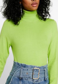 Even&Odd Sweter