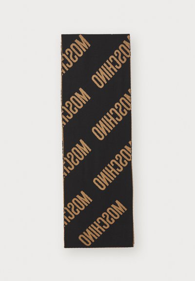 Cachecol preto retangular com padrão diagonal do logótipo em taupe da Moschino a repetir-se ao longo da sua extensão.