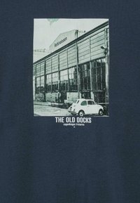 Clean Cut Copenhagen T-shirts med print - navy