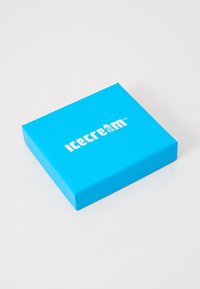 Icecream RUNNING DOG CARD HOLDER - Névjegykártya tartó - blue red
