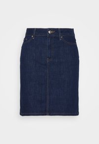 Tmavě modrá džínová sukně s přímým střihem, která má kapsy, přední zapínání na knoflíky a kontrastní oranžové švy.