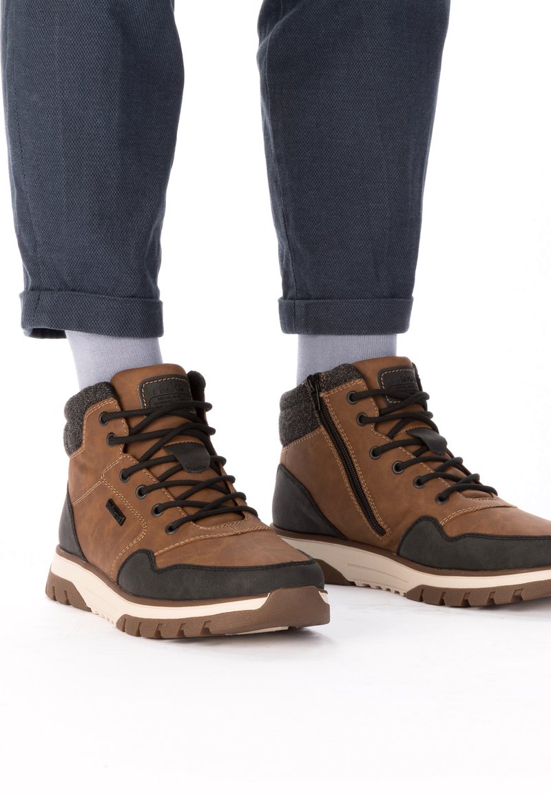 Rieker - Botki sznurowane