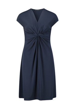 Mekko tummansinisestä sileästä kankaasta, jossa on V-pääntie, hihattomat hihat ja kierretyn solmun yksityiskohta vyötäröllä, sekä viehättävä helma.