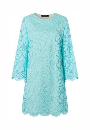 Hellblaues Blumenspitzenkleid mit langen Ärmeln und gezacktem Saum, mit rundem Ausschnitt und halbtransparentem Stoffüberzug.