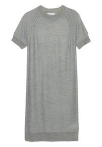 Robe grise à manches courtes en matériau doux, avec un design simple, des manches raglan et une coupe droite, arrivant au genou.
