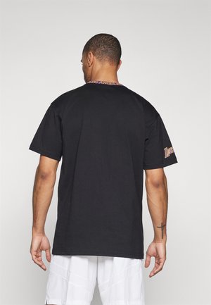 Mitchell & Ness Greatest Team Ever Tee Black