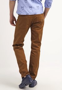 Carhartt WIP Vaqueros slim fit - light brown