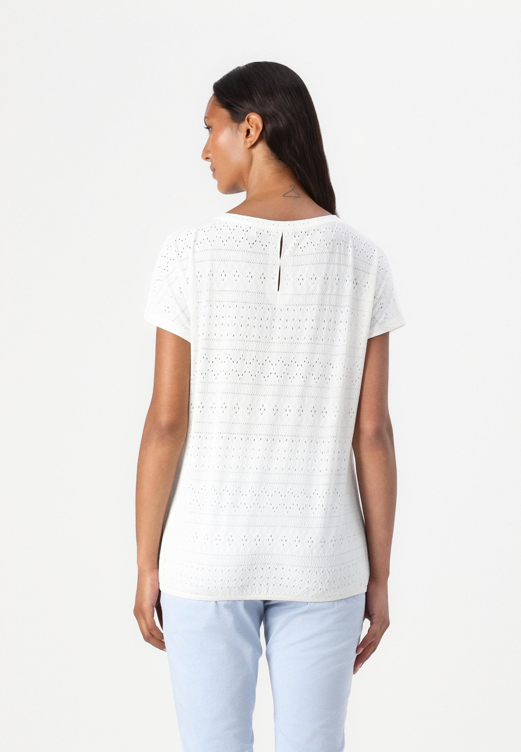 売れ筋商品|||トムテイラー Tシャツ レディース トップス AJOUR CREW NECK - Basic T-shirt - whisper white Front-Model.-RWF2311-