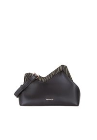 Borsa nera con un design curvo, caratterizzata da un bordo superiore a strisce zebra in verde oliva e nero. Cinghia regolabile e accessori in argento.