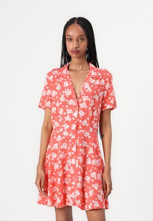 Tommy Jeans HAWAII BELTED DRESS - Vapaa-ajan mekko - red