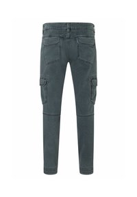 Cargo-Hosen in schiefergrau mit geradem Schnitt, fünf Taschen und einem strukturierten Stoff. Detaillierte Nähte entlang der Teile.