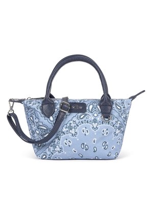 Bolso pequeño de tela azul con patrón de cachemira, asas de cuero azul oscuro y correa de hombro desmontable, cierre de cremallera en la parte superior.