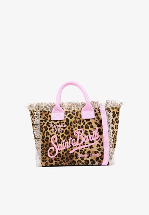 Sac cabas imprimé léopard avec anses et bordures roses, bords effilochés, et l'inscription « The place to be Saint Barth Summer Paradise » en rose.