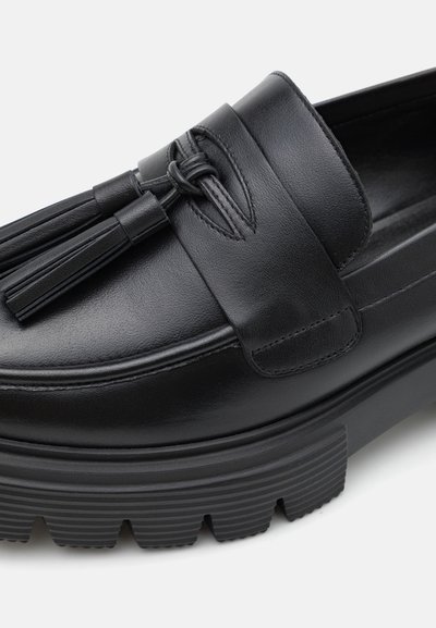Stuart Weitzman NOLITA TASSEL LOAFER - Plateaupumps - black