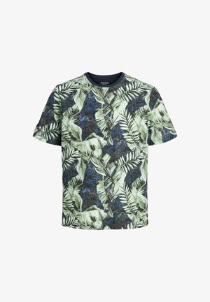 T-shirt à manches courtes et col rond avec un motif de feuilles tropicales vertes et bleues sur fond sombre.