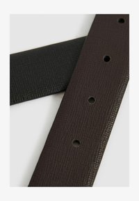 Izbrano, black brown