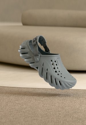 ECHO - Pantoletai - concrete