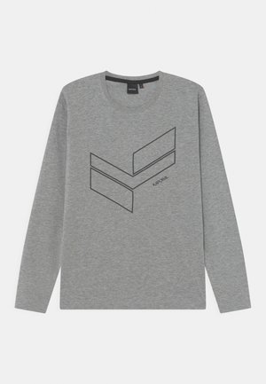 Graues Langarmshirt mit Rundhalsausschnitt, mit schwarzem geometrischem Umrissdesign und dem Schriftzug „Kaporal“ vorne in der Mitte.