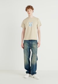 Weekday BOXY GRAPHIC TEE - Printtipaita - beige