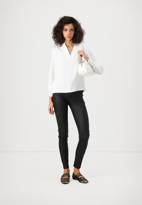 ONLMETTE V NECK SMOCK - Blouse - cloud dancer2