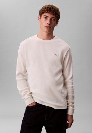 Calvin Klein Jeans WAFFLE BADGE CREW TEE - Pullover - tofu