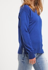 GAP Pullover - royal blue