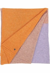Écharpe en tricot présentant des sections orange, rose et lavande, avec des bords côtelés et un accent de logo rond, affichant une finition douce et texturée.