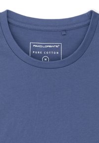 Niebieska bawełniana koszulka z okrągłym dekoltem. Metka informuje "PAKO LORENTE," co oznacza, że jest wykonana z czystej bawełny w rozmiarze medium.