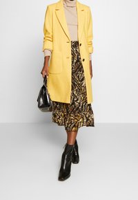 Esprit Klassisk frakke - yellow