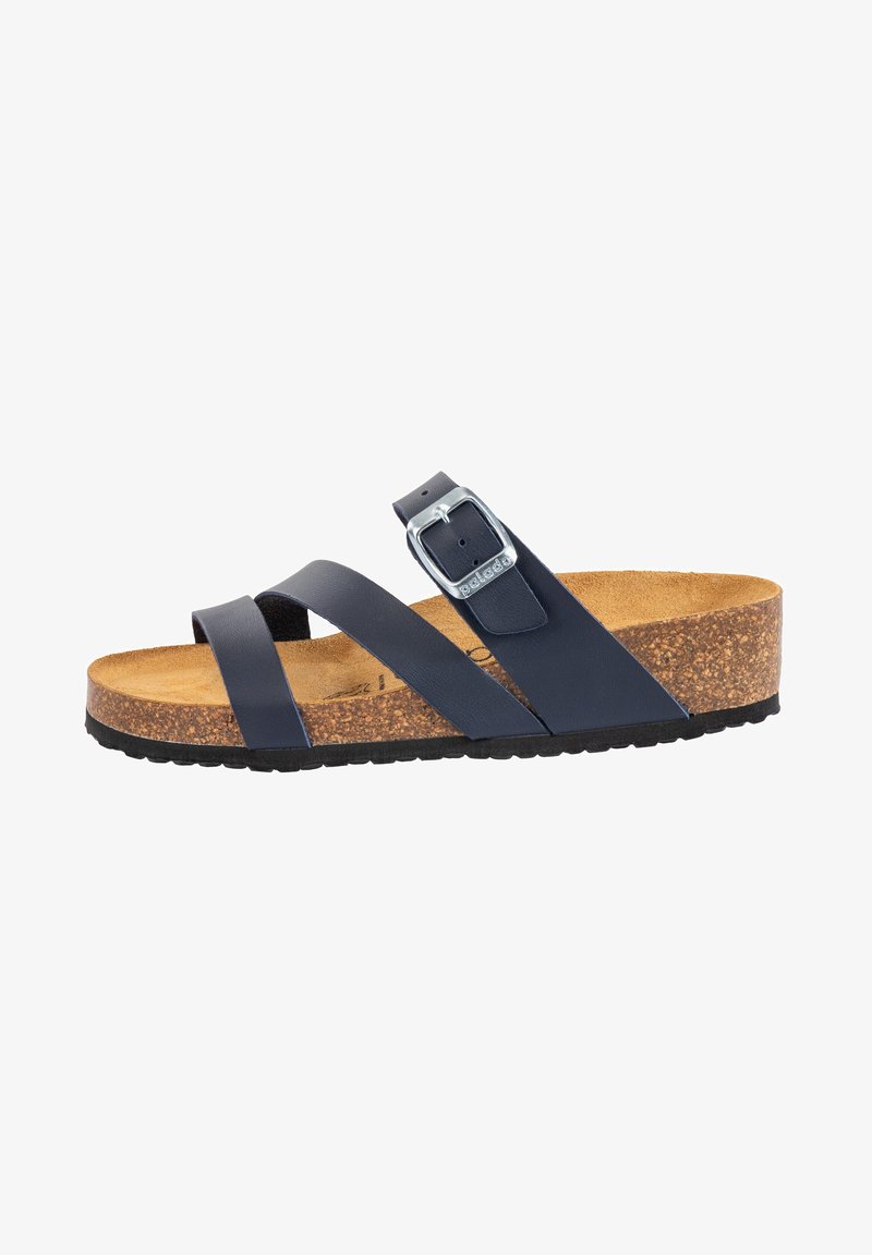 Marineblauwe sandalen met kruislingse banden, een zilveren gesp en een kurken voetbed. Geprofileerde rubberen zool voor grip.