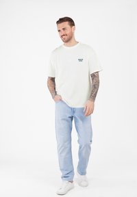 Key Largo KEY LARGO MT KLDOLCE VITA ROUND-LOOSE - Camiseta estampada - whisper white