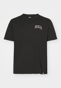 AITKIN CHEST TEE - Tričko s potlačou - black/plum perfect