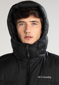 Columbia PIKE LAKE™ HOODED JACKET - WINTER JACKET - Casaco de inverno - black