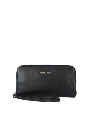 Portafoglio in pelle nera dalla texture liscia, con logo dorato, chiusura con cerniera e cinturino da polso staccabile.