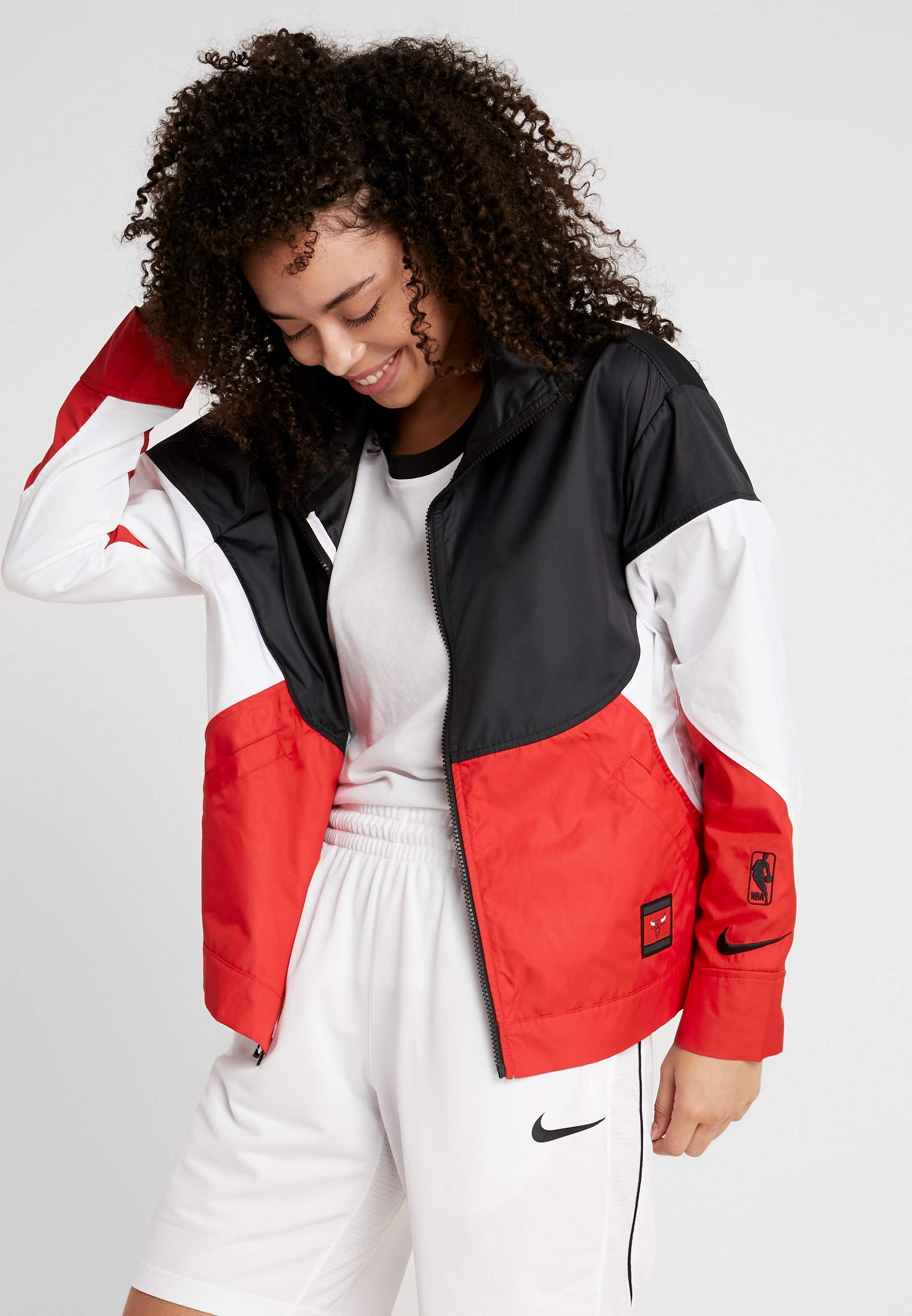 sinsonte Costoso ley Nike Performance NBA CHICAGO BULLS WOMENS JACKET - Chaqueta de entrenamiento - black/university red/white/negro - Zalando.es sinsonte Costoso ley Nike Performance NBA CHICAGO BULLS WOMENS JACKET - Chaqueta de entrenamiento - black/university red/white/negro - Zalando.es