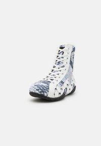 Venum WHITE SNAKE BOXING SHOES WOMEN  - Treningssko - white