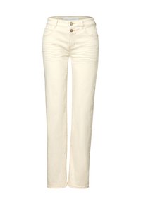 Vaqueros de pierna recta color crema con una textura suave, cierre de dos botones y un sutil detalle de costura en los bolsillos.