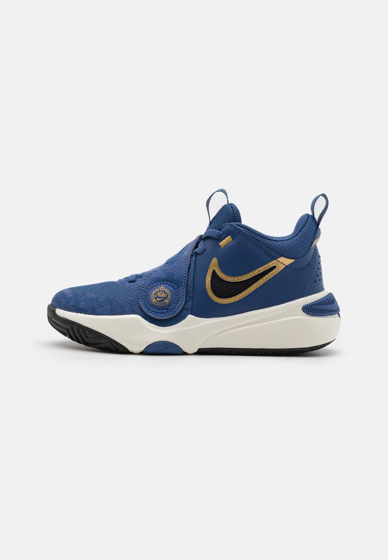 Nike Performance TEAM HUSTLE 11 UNISEX - Zapatillas de baloncesto - mystic navy/black/pale ivory/metallic gold
