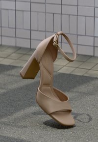 Non sélectionné, beige