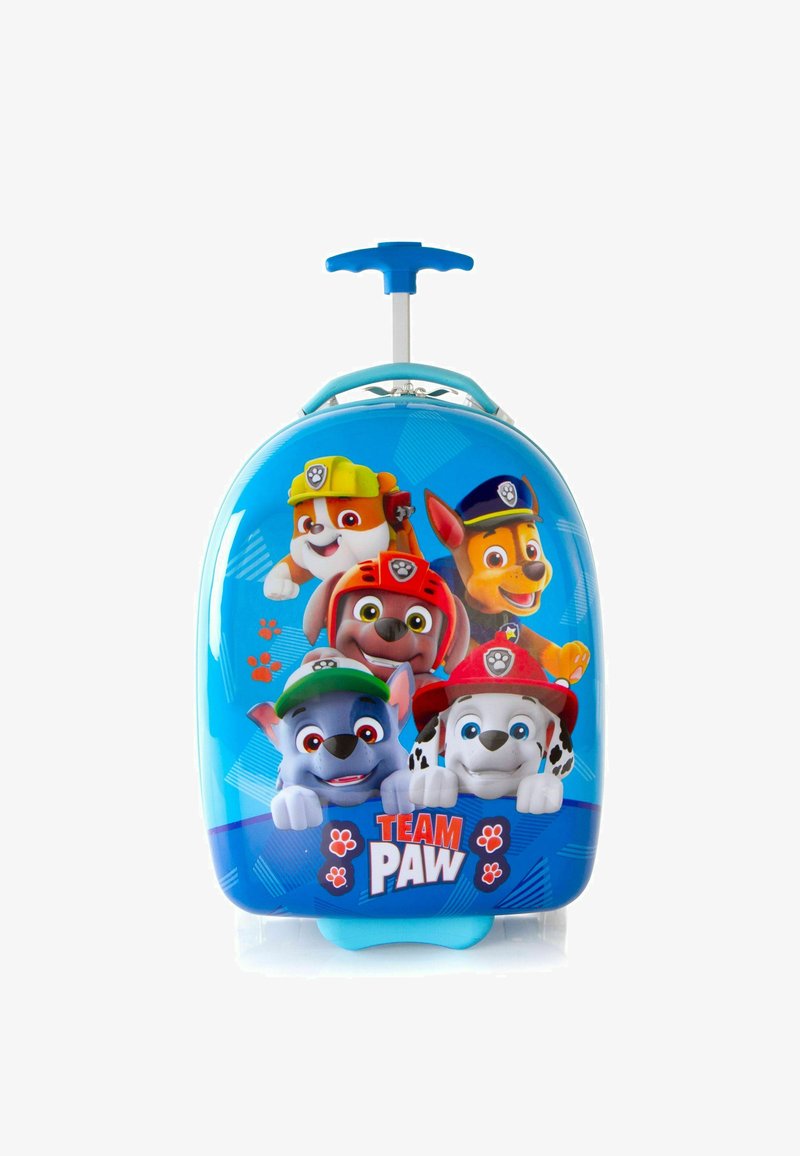 Maleta de viaje azul con diseños de perros de dibujos animados con gorras y el texto "EQUIPO PAW". Carcasa dura y suave con asa retráctil para un fácil transporte.