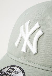 New Era LEAGUE ESSENTIAL 9TWENTY® UNISEX - Naģene - green
